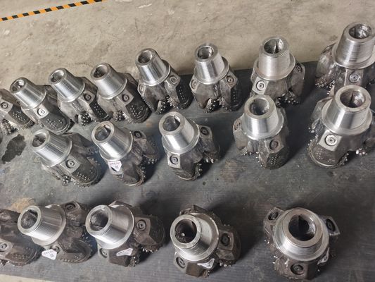 Εργοστάσιο 12 ιντσών IADC537 Tricone Roller Cone Bit για γεωτρήσεις πετρελαϊκών πηγών