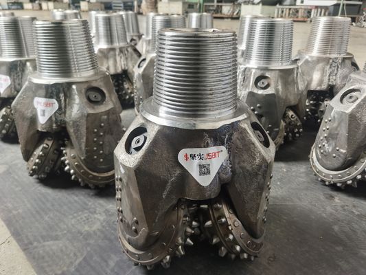 Εργοστάσιο 12 ιντσών IADC537 Tricone Roller Cone Bit για γεωτρήσεις πετρελαϊκών πηγών